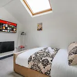 78f8 Spacious & Modern * Bradford (West Yorkshire)