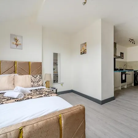 78f8 Spacious & Modern *