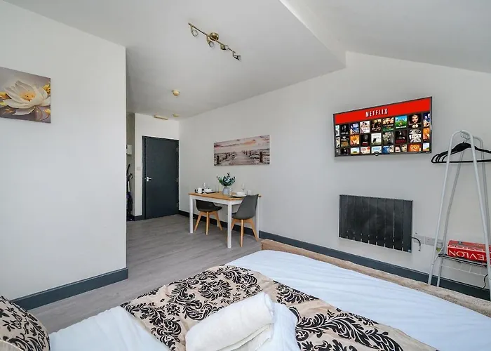 78f8 Spacious&modern *