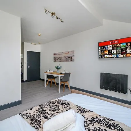 78f8 Spacious & Modern *